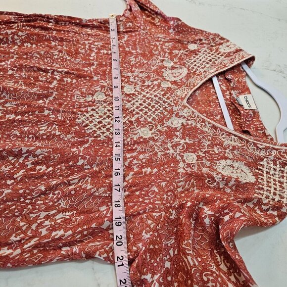 Chico's Tan & White Floral Boho Embroidered Rayon Blouse Top Size 2, Large - Picture 8 of 8